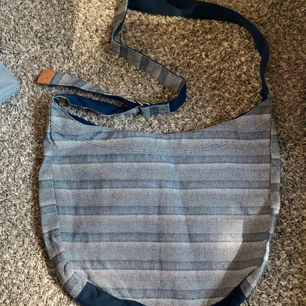 Retro metro crossbody tote Thirty One